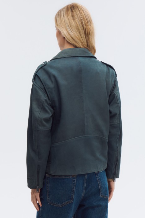 косуха из натуральной кожи по цене 15440 руб вид справа