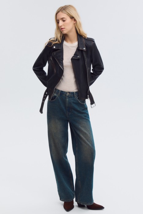 косуха из натуральной кожи от бренда снежная королева вид слева