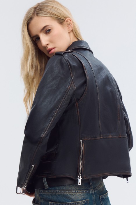 косуха из натуральной кожи по цене 14100 руб вид справа