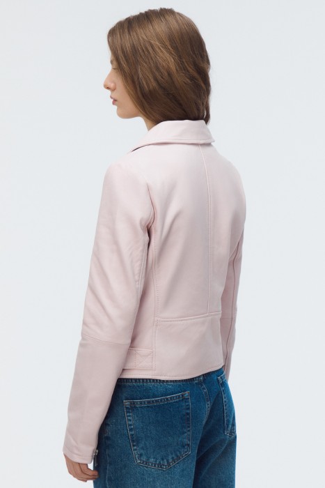 косуха из натуральной кожи по цене 12080 руб вид справа