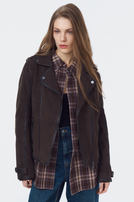 косуха из натуральной кожи от бренда снежная королева вид слева