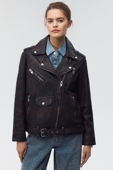 косуха из натуральной кожи от бренда снежная королева вид слева