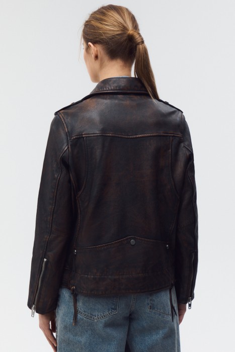 косуха из натуральной кожи по цене 14100 руб вид справа