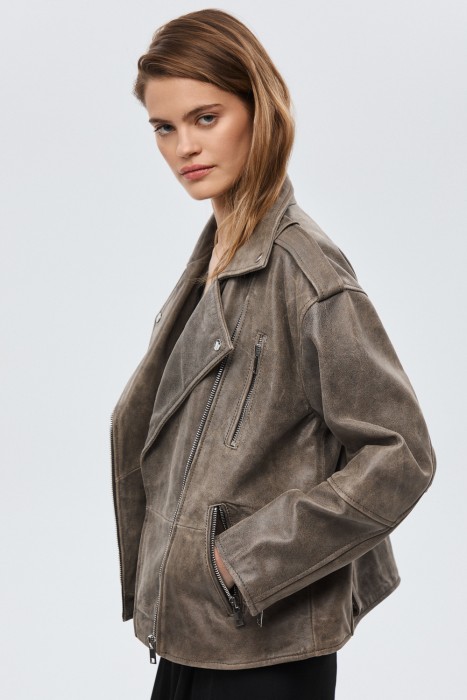 косуха из натуральной кожи по цене 14770 руб вид справа