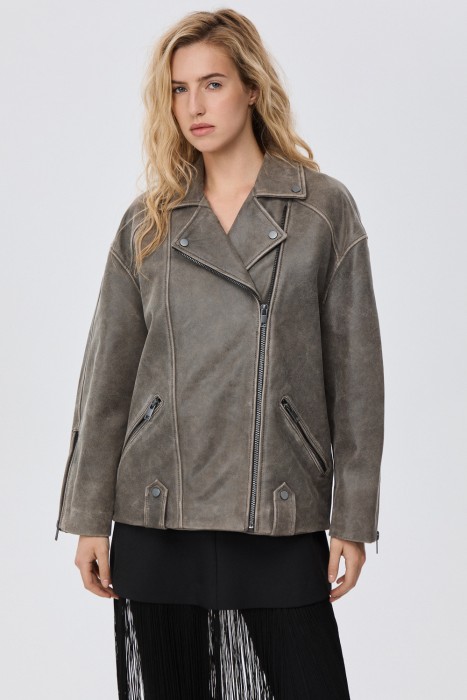 косуха из натуральной кожи от бренда снежная королева вид слева