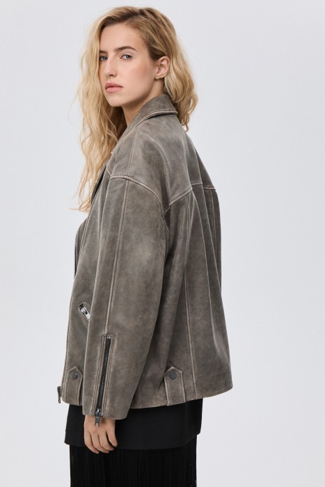 косуха из натуральной кожи по цене 15440 руб вид справа