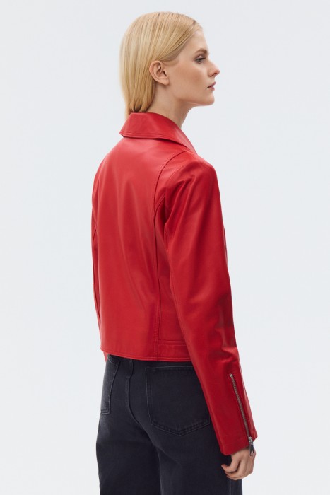 косуха из натуральной кожи по цене 14770 руб вид справа