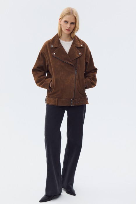 косуха из натуральной кожи от бренда снежная королева вид слева