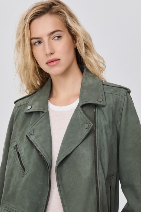 косуха из натуральной кожи по цене 11190 руб вид справа