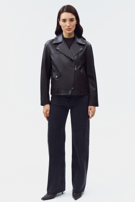 косуха из натуральной кожи по цене 15440 руб вид справа