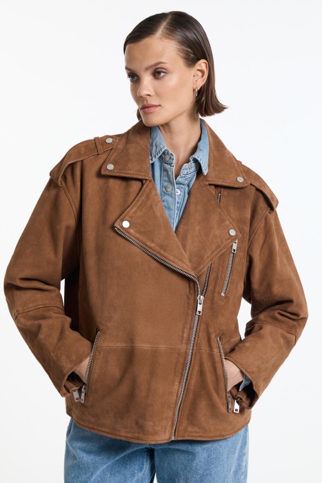 косуха из натуральной кожи от бренда снежная королева вид слева