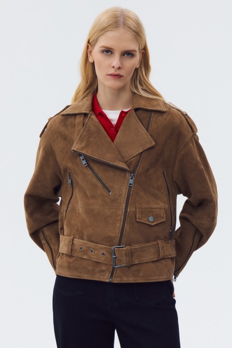 косуха из натуральной кожи от бренда снежная королева вид слева