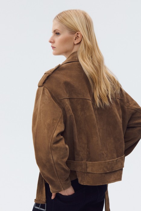 косуха из натуральной кожи по цене 17460 руб вид справа