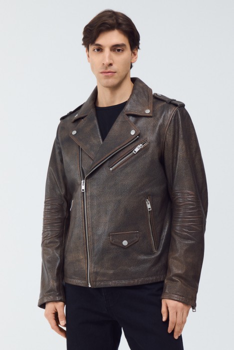 косуха из натуральной кожи от бренда снежная королева вид слева