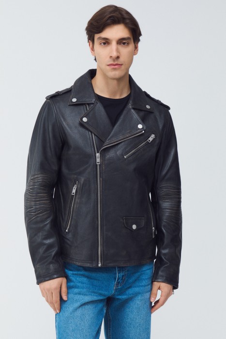 косуха из натуральной кожи от бренда снежная королева вид слева