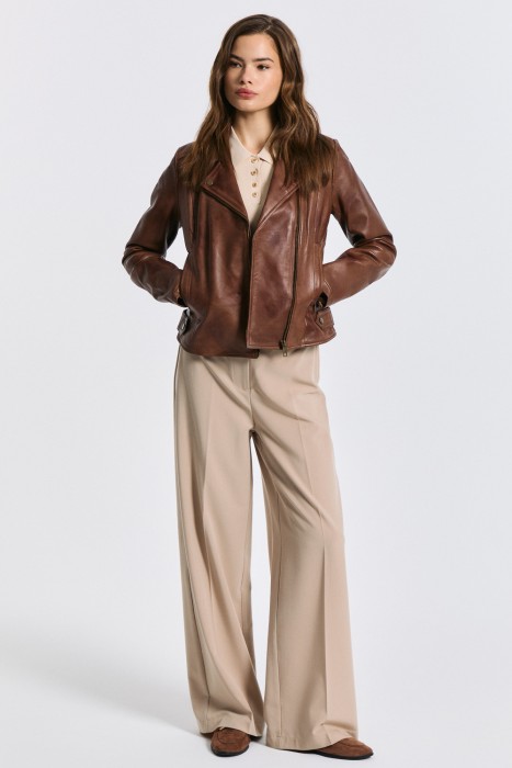 косуха из натуральной кожи от бренда снежная королева вид слева