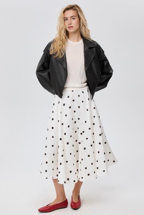 косуха из натуральной кожи от бренда снежная королева вид слева