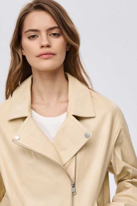 косуха из натуральной кожи из россии вид сбоку