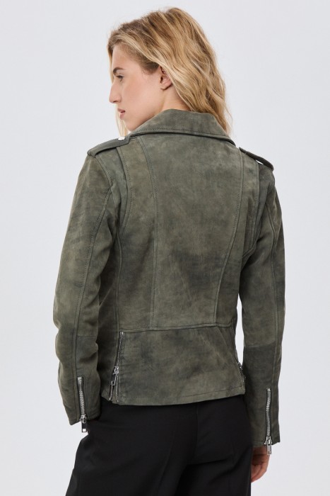 косуха из натуральной кожи по цене 12310 руб вид справа