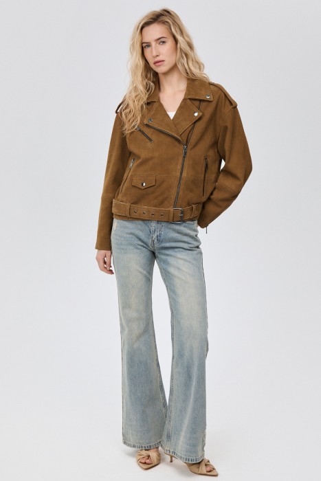 косуха из натуральной кожи от бренда снежная королева вид слева