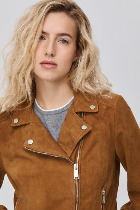 косуха из натуральной кожи из россии вид сбоку