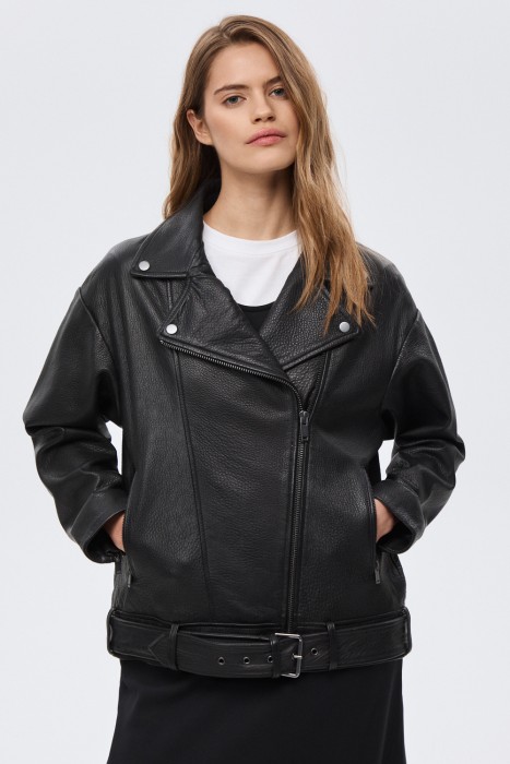 косуха из натуральной кожи от бренда снежная королева вид слева