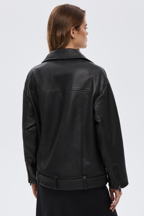 косуха из натуральной кожи по цене 15440 руб вид справа