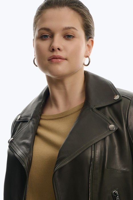 косуха из натуральной кожи от бренда снежная королева вид слева