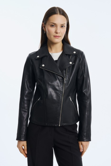 косуха из натуральной кожи от бренда снежная королева вид слева