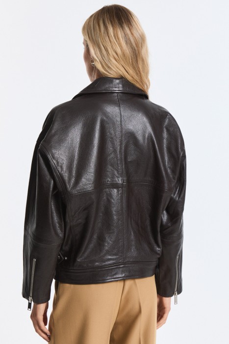 косуха из натуральной кожи от бренда снежная королева вид слева