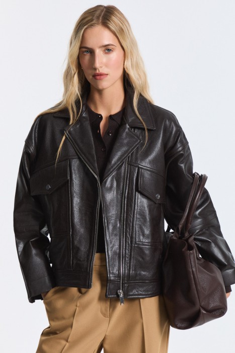 косуха из натуральной кожи по цене 15440 руб вид справа