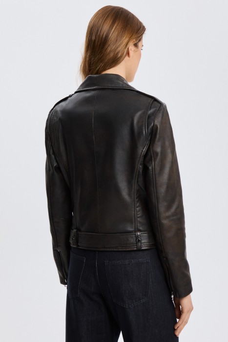 косуха из натуральной кожи по цене 8720 руб вид справа