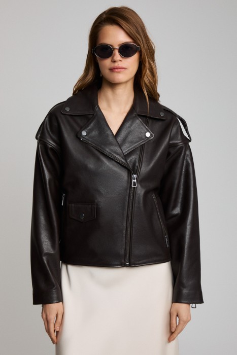 косуха из натуральной кожи от бренда снежная королева вид слева