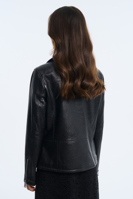 косуха из натуральной кожи по цене 9510 руб вид справа