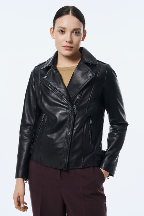 косуха из натуральной кожи от бренда снежная королева вид слева