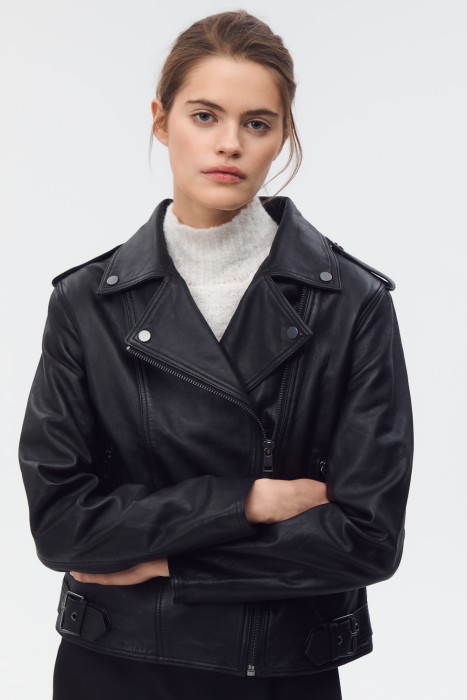 косуха из натуральной кожи от бренда снежная королева вид слева