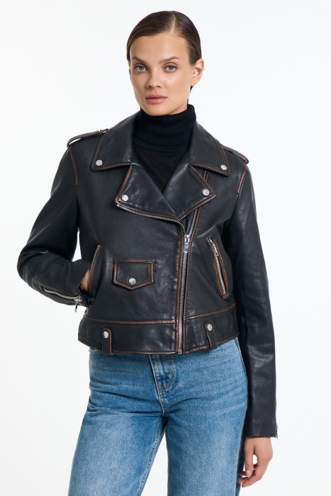 косуха из натуральной кожи от бренда снежная королева вид слева