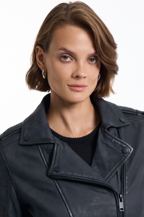 Товар с артикулом 744388003 вид сзади