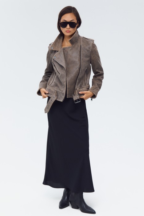 косуха из натуральной кожи от бренда снежная королева вид слева