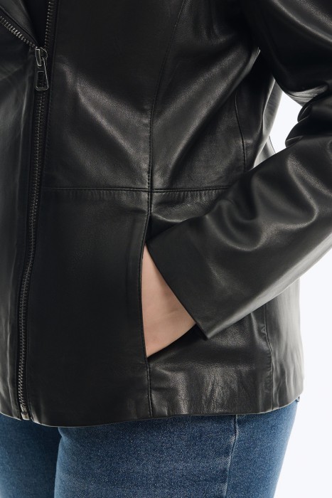 косуха из натуральной кожи от бренда снежная королева вид слева