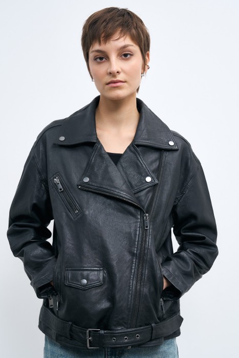 косуха из натуральной кожи от бренда снежная королева вид слева