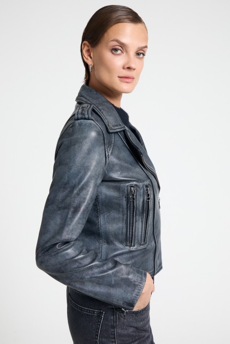 косуха из натуральной кожи по цене 9540 руб вид справа