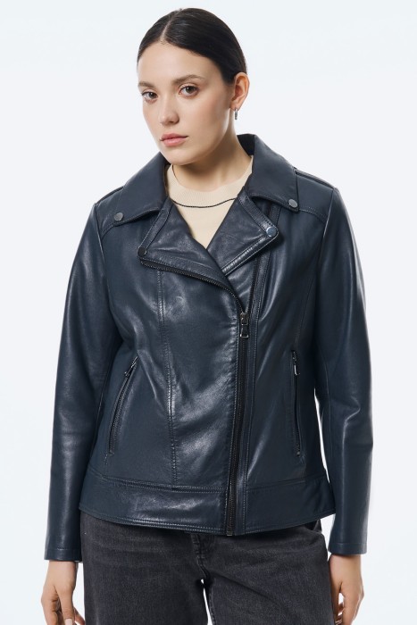 косуха из натуральной кожи от бренда снежная королева вид слева