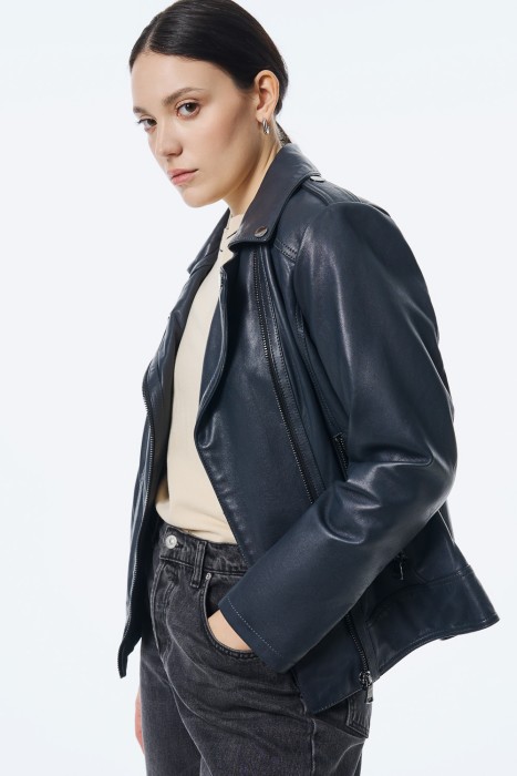 Товар с артикулом 757398003 вид сзади