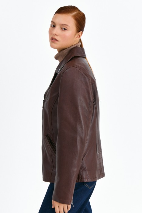 косуха из натуральной кожи от бренда снежная королева вид слева