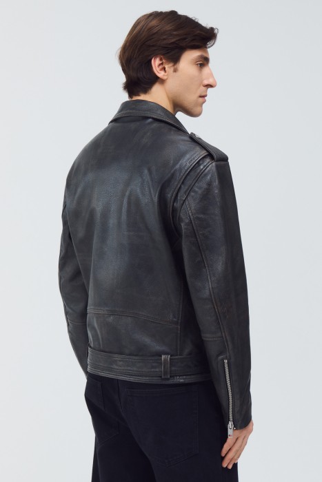 косуха из натуральной кожи по цене 14770 руб вид справа