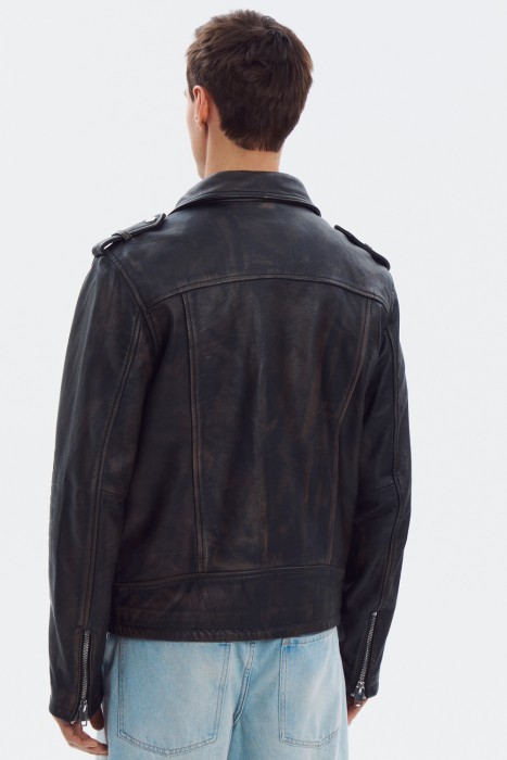 косуха из натуральной кожи по цене 12180 руб вид справа