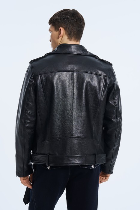 косуха из натуральной кожи по цене 12660 руб вид справа