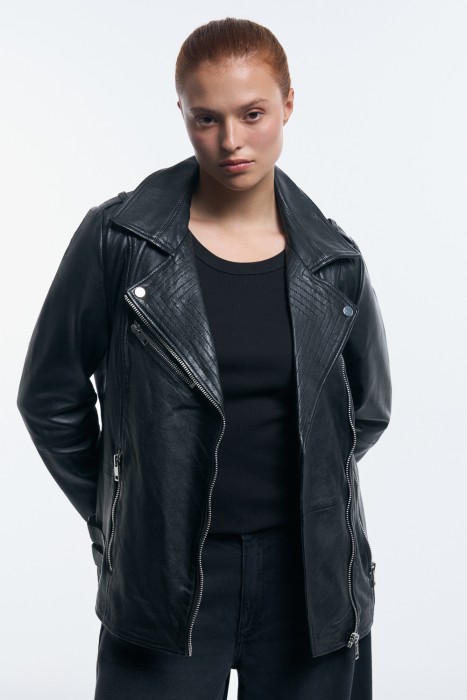 косуха из натуральной кожи от бренда снежная королева вид слева