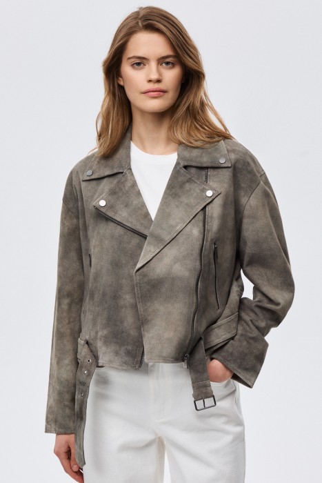 косуха из натуральной замши от бренда снежная королева вид слева